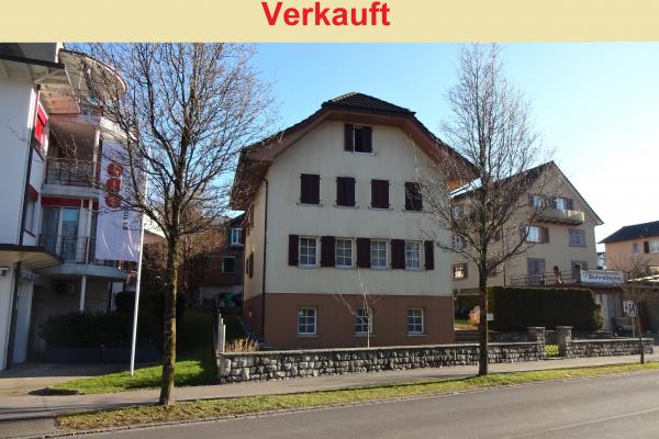 Zweifamilienhaus an sonniger Lage, mitten im Dorfkern mit viel Platz - 6048 Horw - Bild# 1