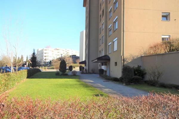 Schöne, helle 4,5 Zimmer-Wohnung in einem sonnigen, ruhigen und familien-freundlichen Gebiet im Luzerner Stadtteil 6014 Littau - Bild# 8