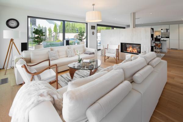 Atemberaubende 8.5-Zimmer Villa mit Privatpool an sehr guter familienfreundlicher Lage - Bild# 3