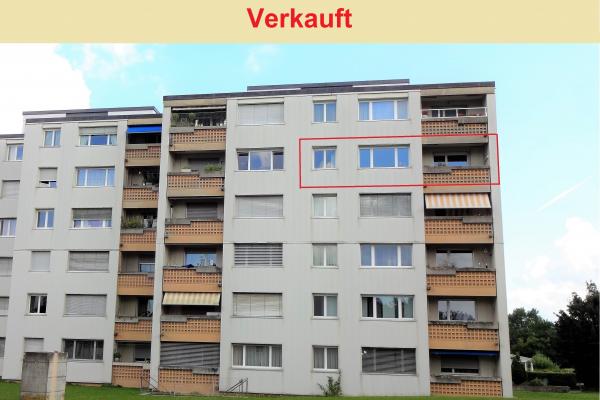 Sehr schöne, helle und zentrale 4,5- Zimmerwohnung mit viel Platz - Bild# 1