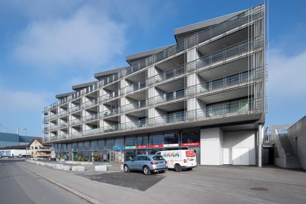 Zentral gelegene 2 ½ -Zimmer Attikawohnung mit herrlicher Weitsicht - Bild# 2