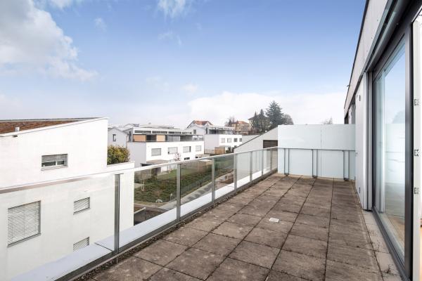 Zentral gelegene 2 ½ -Zimmer Attikawohnung mit herrlicher Weitsicht - Bild# 10