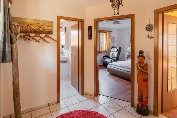 Grosszügiges Einfamilienhaus an ruhiger, familienfreundlicher Lage - Bild# 3