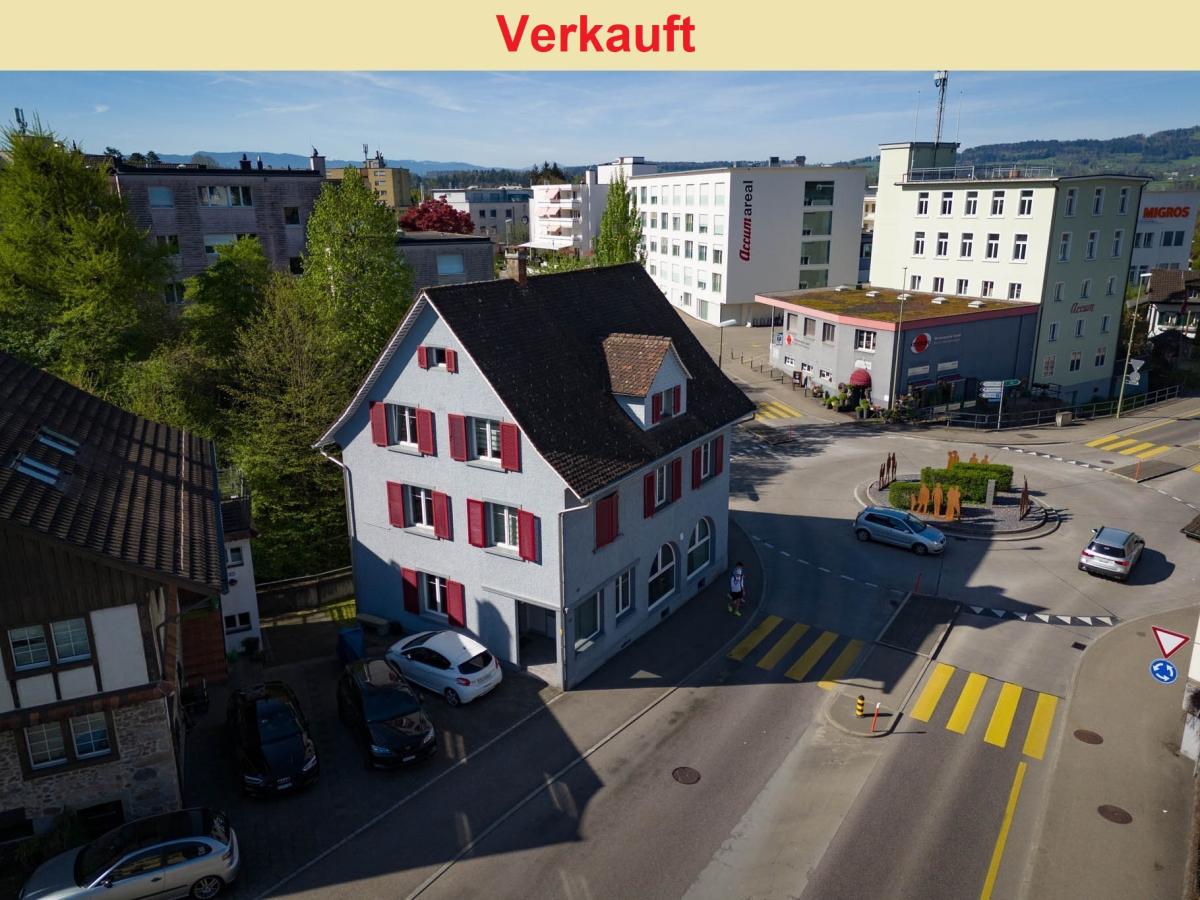 Rentables & Kernsaniertes Mehrfamilienhaus mit drei Wohnungen im schönen Gossau / ZH - Bild# 1