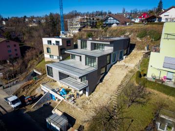 Exklusive und hochwertige 4.5-Zimmer-Terrassenwohnung - Ihr Traumdomizil in Uerikon / ZH - Bild# 1