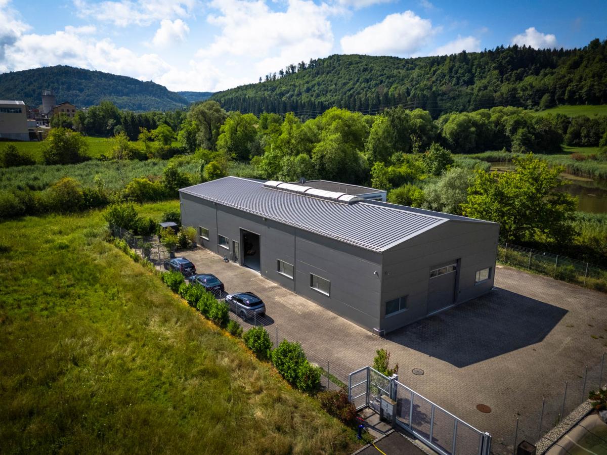 "Moderne Gewerbe / Industriehalle mit angrenzendem Bürogebäude in Bad Zurzach  / AG - Bild# 2