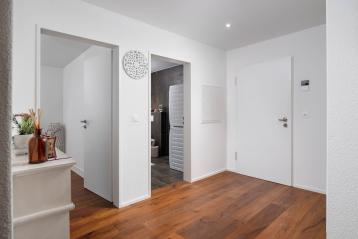 Grosszügige 3.5-Zimmer Eigentumswohnung mit schöner Aussicht  an guter und ruhiger Lage - Bild# 2